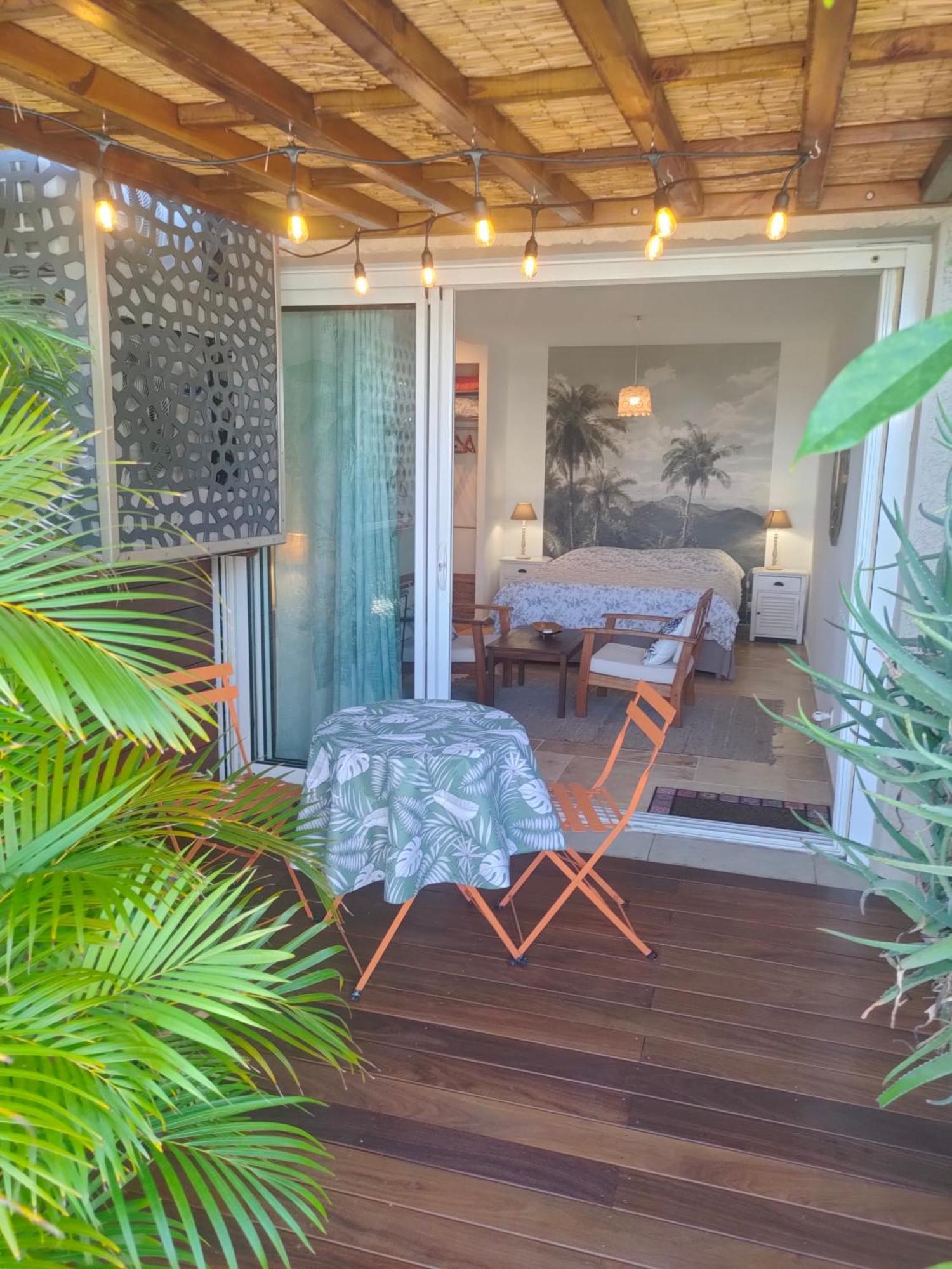 Au Claire De L'Eau Apartment Сен-Лу Екстериор снимка